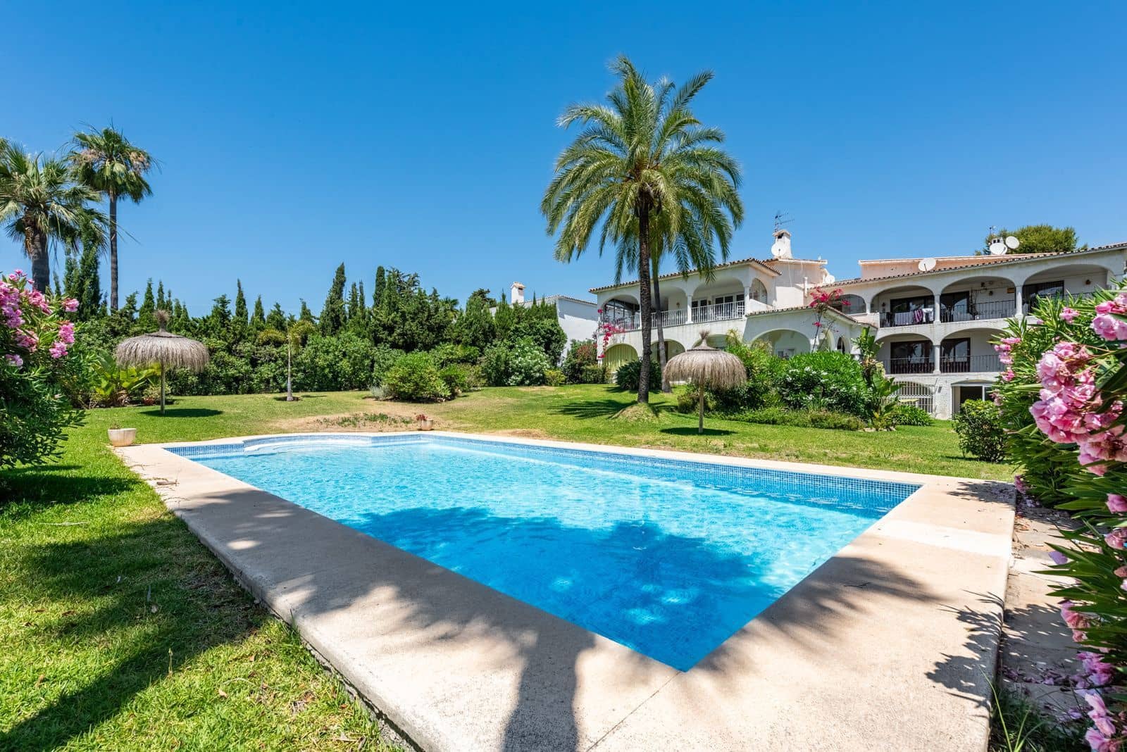 3 slaapkamer Appartement te koop in Atalaya-Isdabe met zwembad garage - € 385.000 (Ref: 9895022)