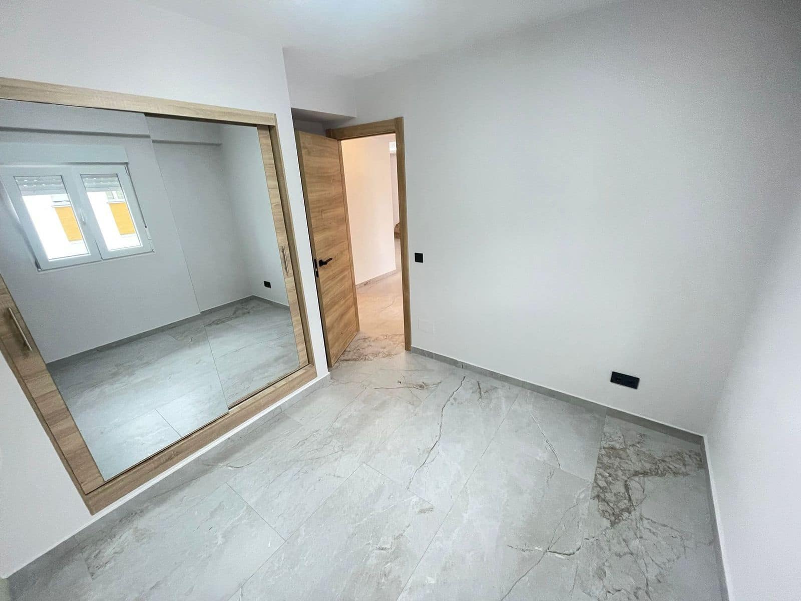 3 chambre Appartement à vendre à Estepona - 320 000 € (Ref: 9900667)