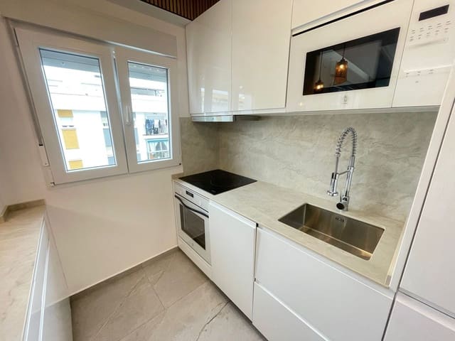 3 chambre Appartement à vendre à Estepona - 320 000 € (Ref: 9900667)
