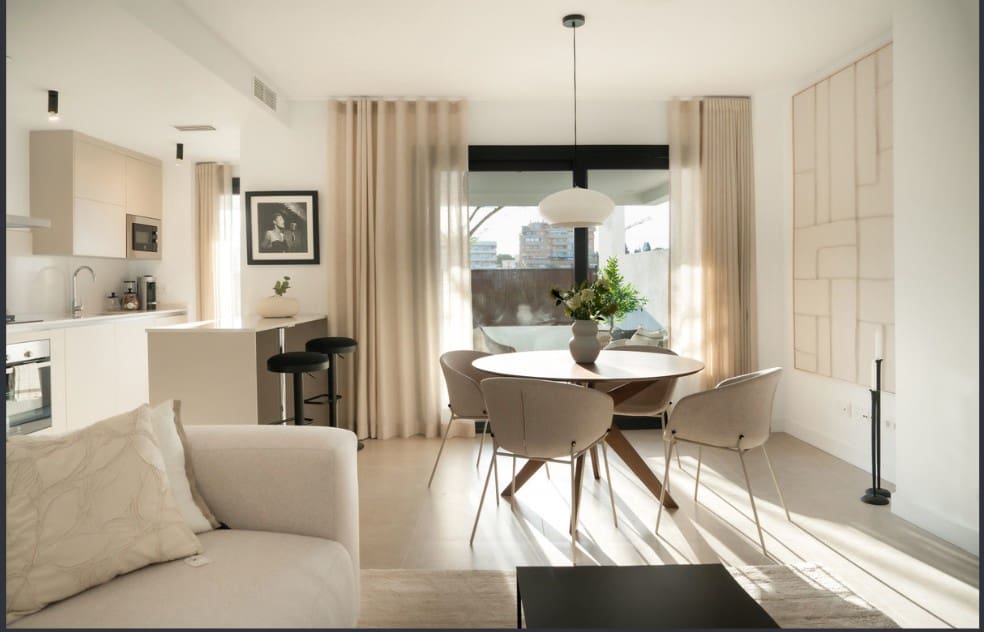 2 Zimmer Apartment zu verkaufen in Estepona mit Pool Garage - 439.000 € (Ref: 9900670)