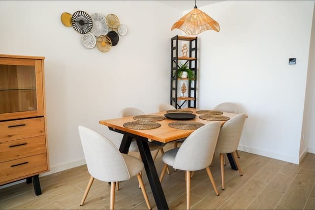 3 bedroom Apartment for sale in Estepona with pool garage - € 420,000 (Ref: 9900698)