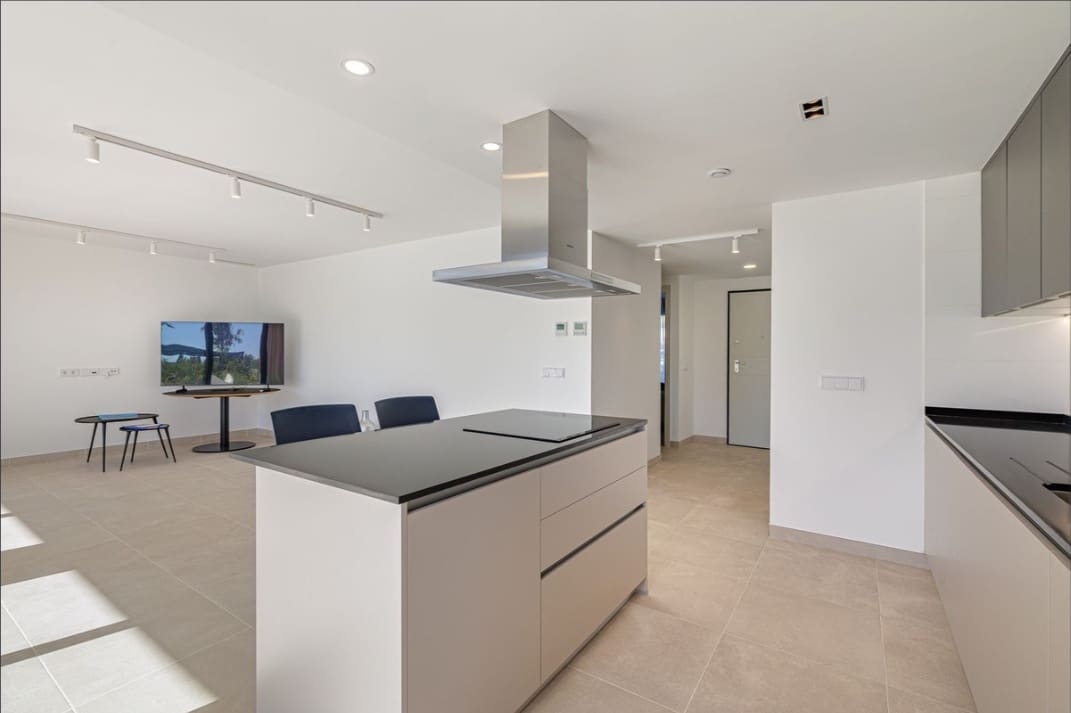 2 soverom Leilighet til salgs i Estepona med svømmebasseng garasje - € 690 000 (Ref: 9901290)