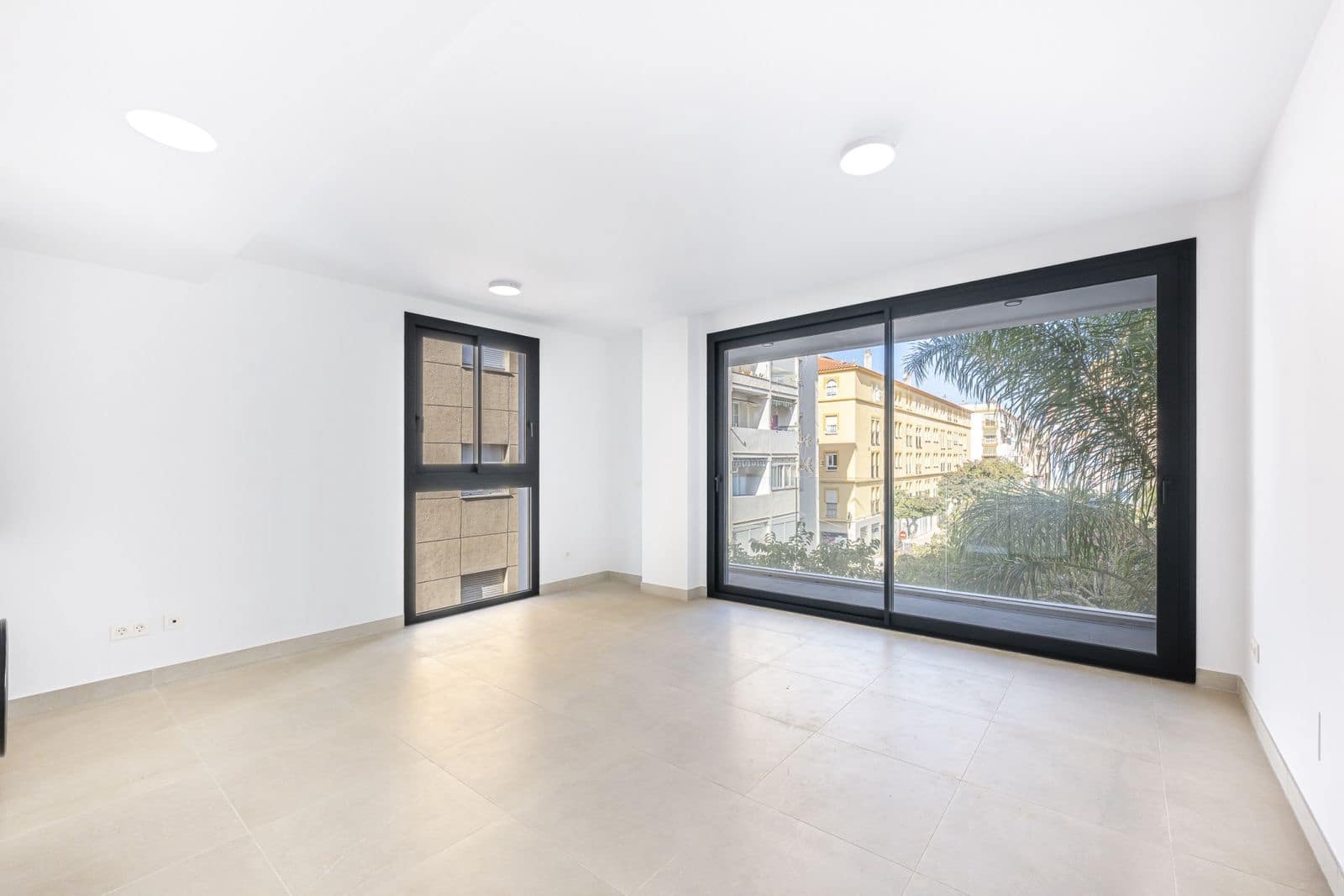 2 bedroom Apartment for sale in Estepona - € 450,000 (Ref: 9904671)