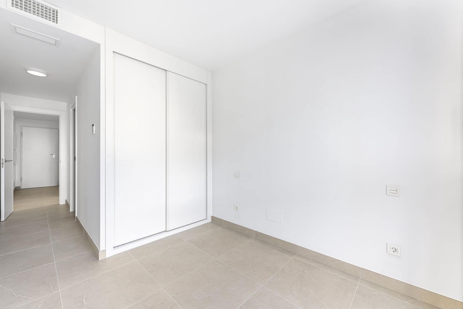 2 bedroom Apartment for sale in Estepona - € 450,000 (Ref: 9904671)