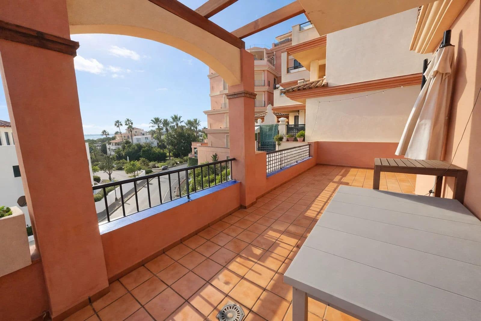 3 slaapkamer Appartement te koop in La Duquesa / Puerto de la Duquesa met zwembad garage - € 345.000 (Ref: 9911549)
