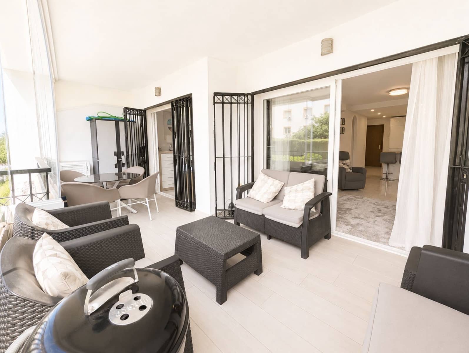 Apartamento de 2 habitaciones en Calahonda en venta con piscina garaje - 375.000 € (Ref: 9911579)