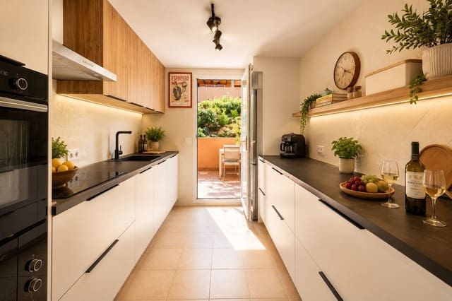 2 bedroom Apartment for sale in Elviria, Marbella with pool - € 395,000 (Ref: 9914054)