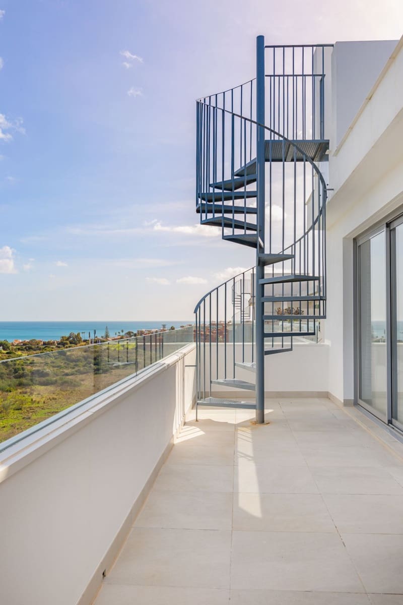 3 soveværelse Penthouse til salg i Estepona med swimmingpool garage - € 465.000 (Ref: 9914769)