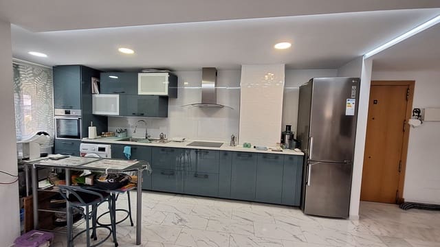 3 soverom Leilighet til salgs i Estepona med svømmebasseng garasje - € 395 000 (Ref: 9916171)