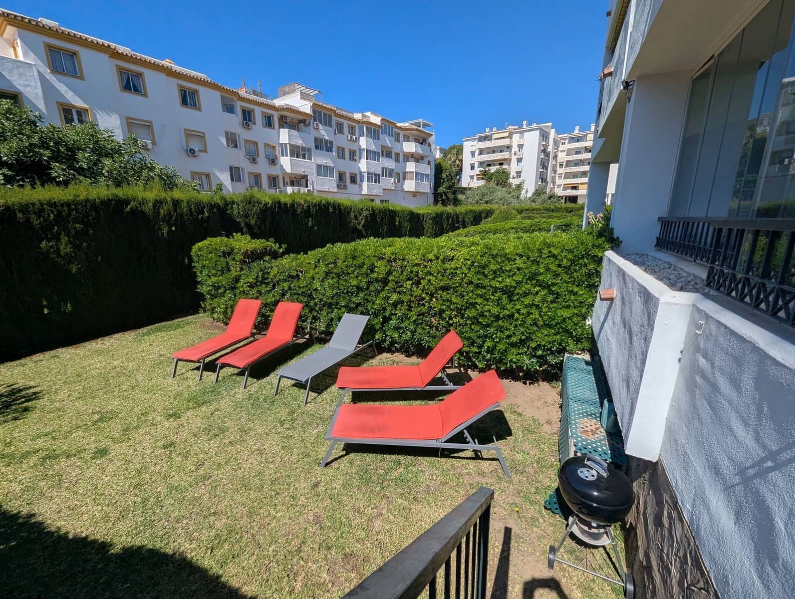 2 sypialnia Apartament na sprzedaż w Calahonda z basenem garażem - 375 000 € (Ref: 9916177)