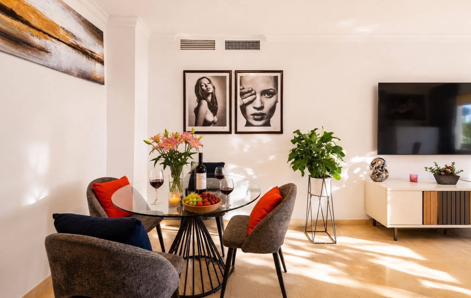 2 bedroom Apartment for sale in Elviria with pool - € 395,000 (Ref: 9916188)