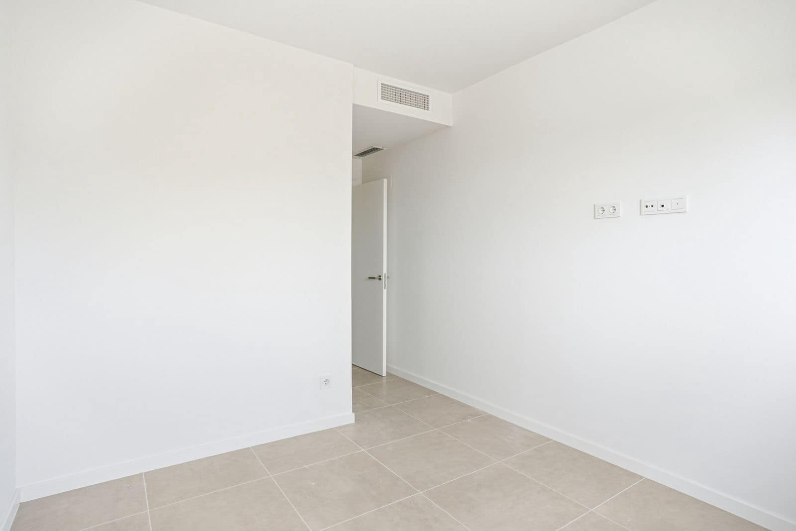 2 soveværelse Lejlighed til salg i Estepona med swimmingpool garage - € 439.000 (Ref: 9917264)