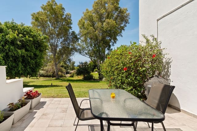 Casa de 2 habitaciones en Atalaya-Isdabe, Estepona en venta con piscina garaje - 350.000 € (Ref: 9917478)