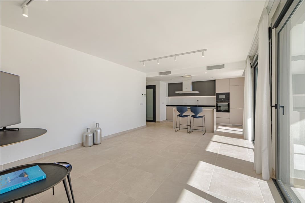 2 sovrum Lägenhet till salu i Estepona med pool garage - 690 000 € (Ref: 9920660)