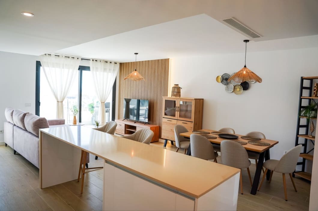 3 bedroom Apartment for rent in Estepona with pool garage - € 2,500 (Ref: 9929594)
