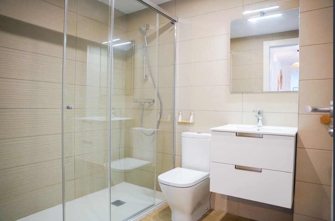 3 bedroom Apartment for rent in Estepona with pool garage - € 2,500 (Ref: 9929594)