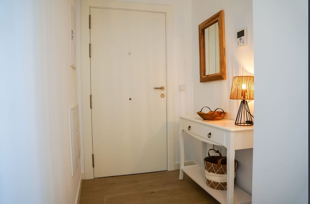 3 bedroom Apartment for rent in Estepona with pool garage - € 2,500 (Ref: 9929594)