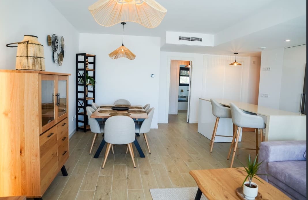 3 bedroom Apartment for rent in Estepona with pool garage - € 2,500 (Ref: 9929594)