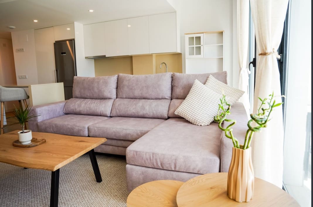 3 bedroom Apartment for rent in Estepona with pool garage - € 2,500 (Ref: 9929594)