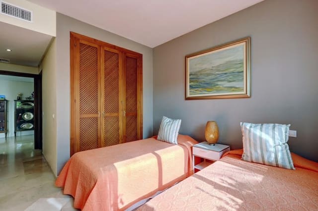 3 makuuhuone Huoneisto vuokrattavana paikassa Costalita, Estepona mukana uima-altaan 
autotalli - 2 800 € (Ref: 9929596)