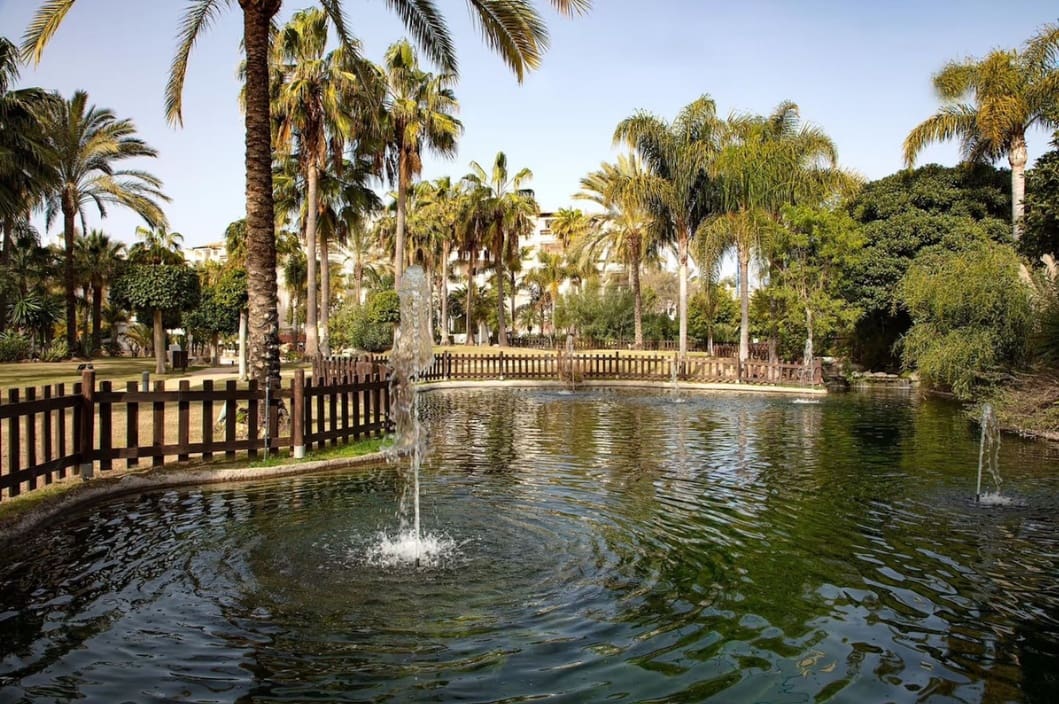 3 bedroom Apartment for rent in Costalita with pool garage - € 2,800 (Ref: 9929596)