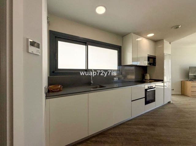2 makuuhuone Omakotitalo vuokrattavana paikassa Cancelada, Estepona mukana uima-altaan 
autotalli - 2 700 € (Ref: 9929597)
