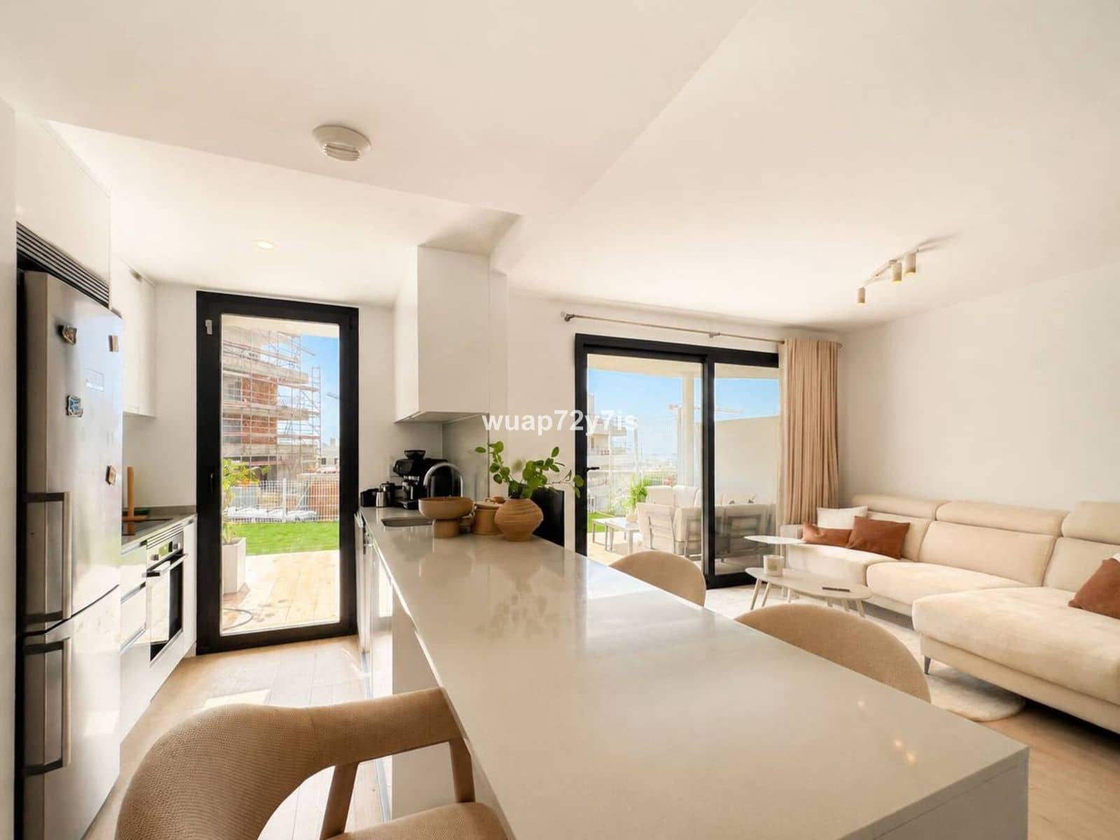 2 Zimmer Apartment zu verkaufen in Estepona mit Pool - 459.000 € (Ref: 9942768)