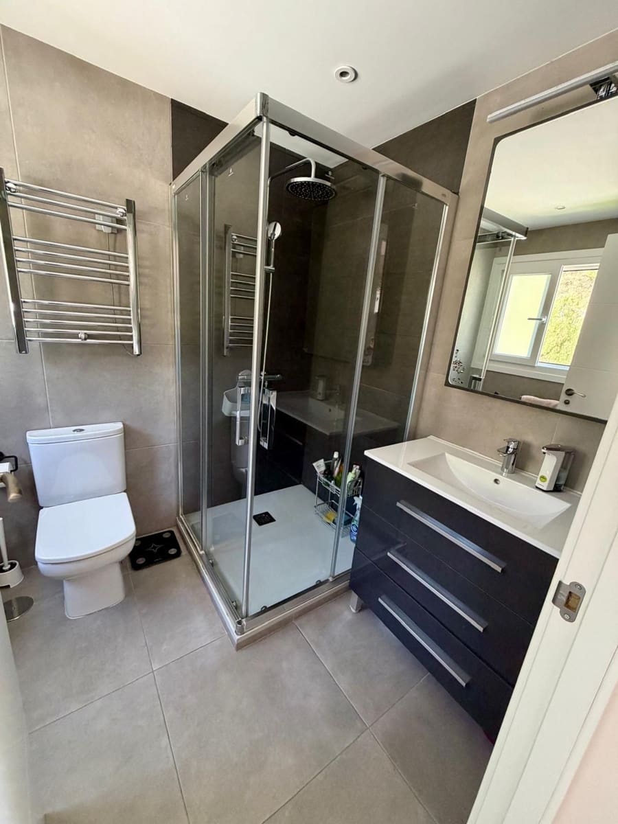 Ático de 2 habitaciones en Benahavís en venta con piscina - 499.000 € (Ref: 9942792)