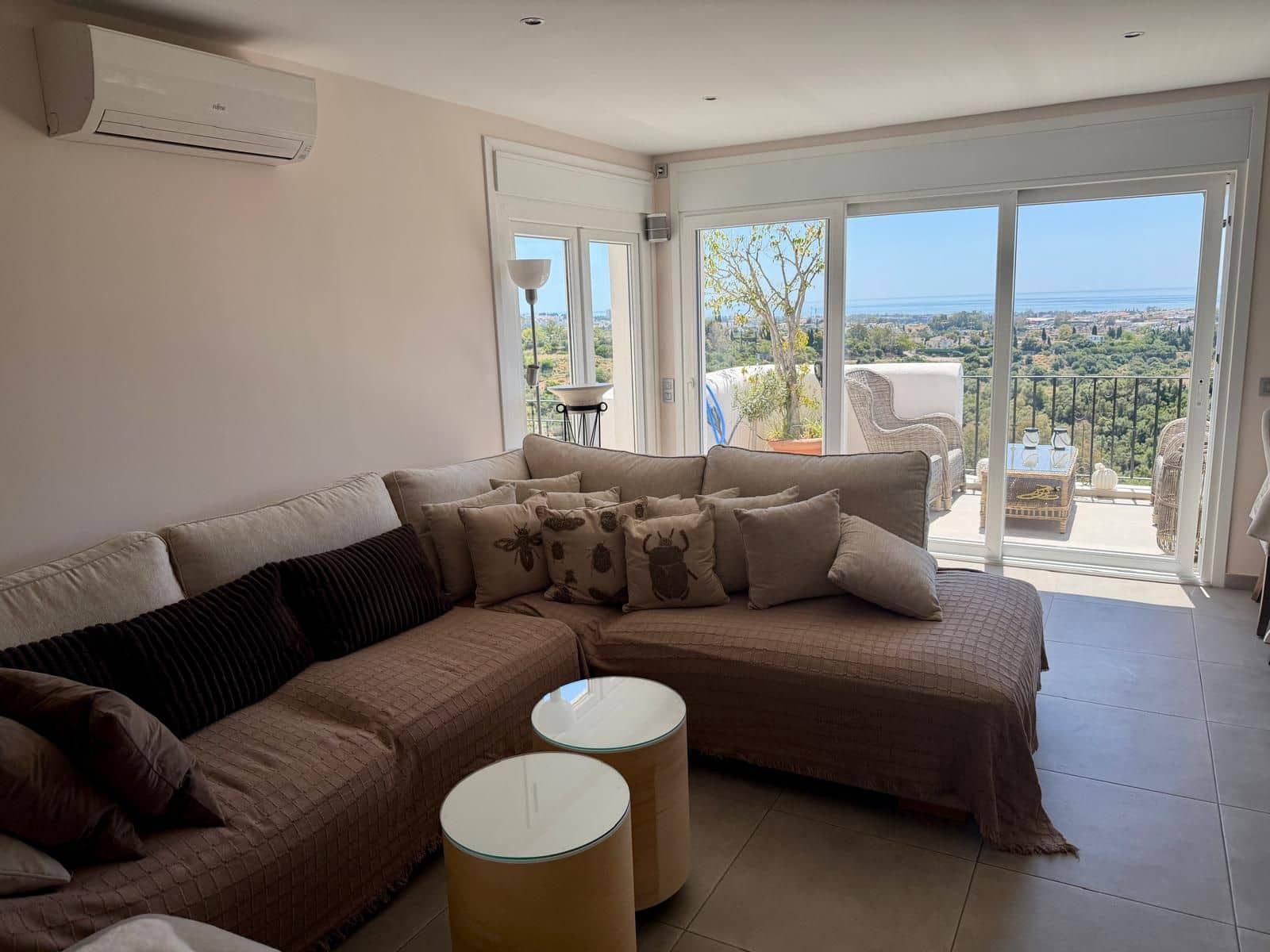 Ático de 2 habitaciones en Benahavís en venta con piscina - 499.000 € (Ref: 9942792)