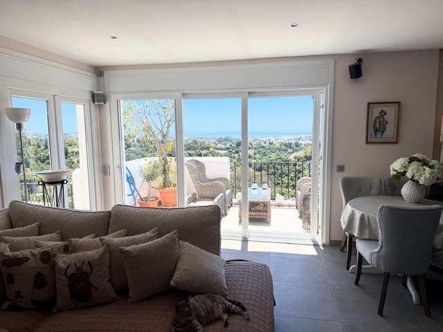 Ático de 2 habitaciones en Benahavís en venta con piscina - 499.000 € (Ref: 9942792)