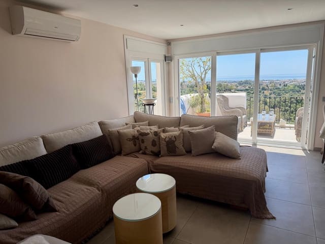 Ático de 2 habitaciones en Benahavís en venta con piscina - 499.000 € (Ref: 9942792)