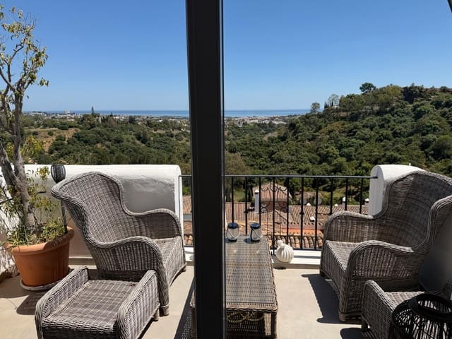 Ático de 2 habitaciones en Benahavís en venta con piscina - 499.000 € (Ref: 9942792)