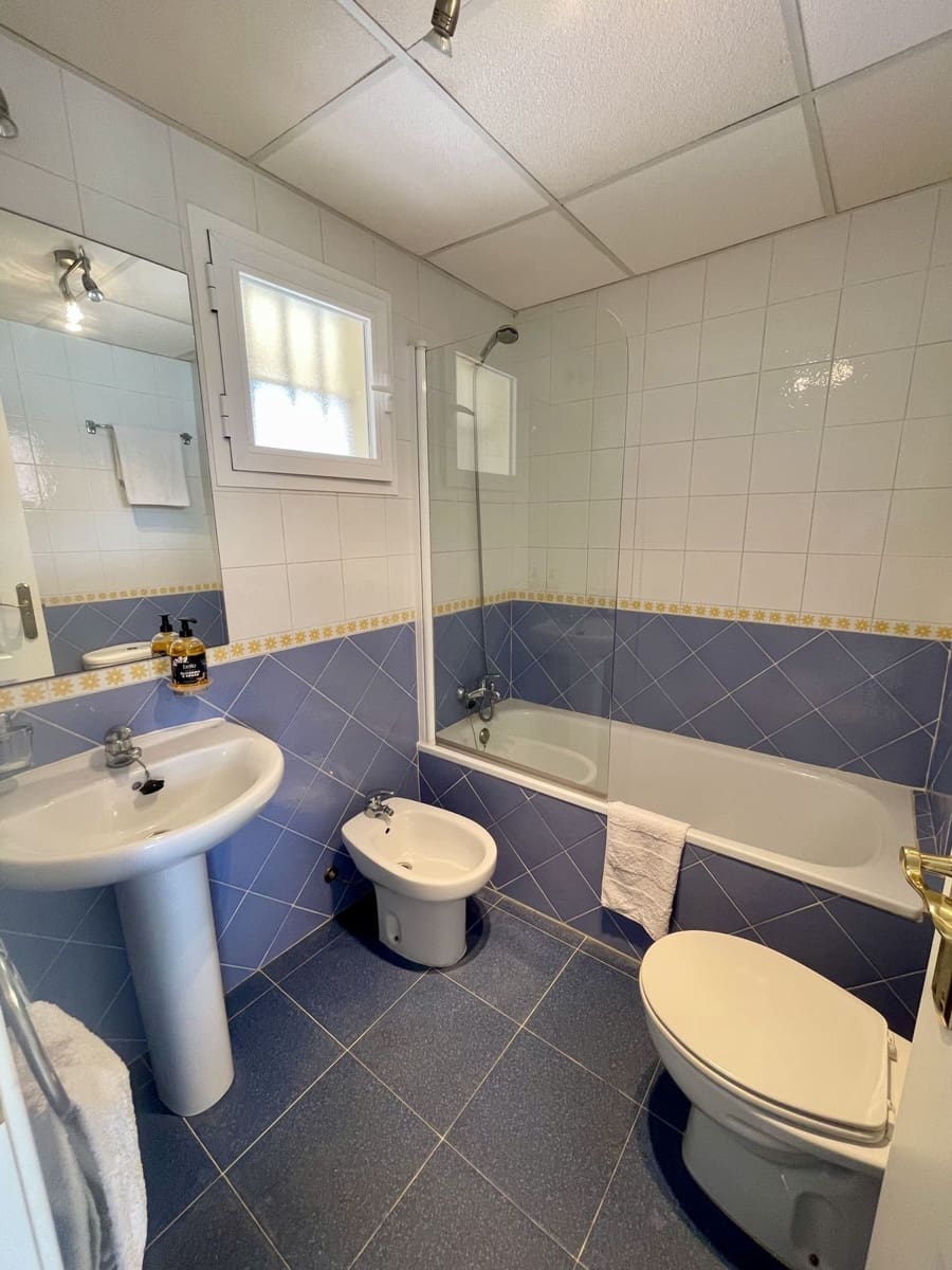 4 soverom Hus til salgs i La Duquesa / Puerto de la Duquesa - € 370 000 (Ref: 9942803)