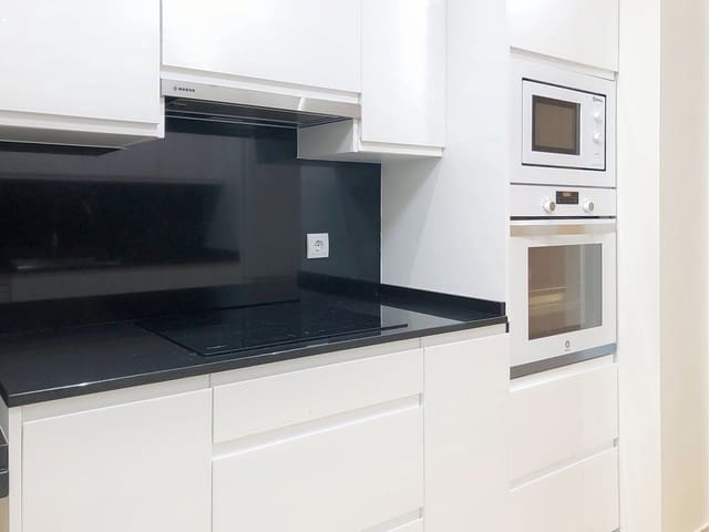 3 soverom Leilighet til salgs i Estepona med svømmebasseng garasje - € 470 000 (Ref: 9942852)