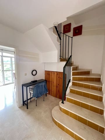4 quarto Casa em Banda para venda em La Duquesa / Puerto de la Duquesa, Manilva - 370 000 € (Ref: 9950328)