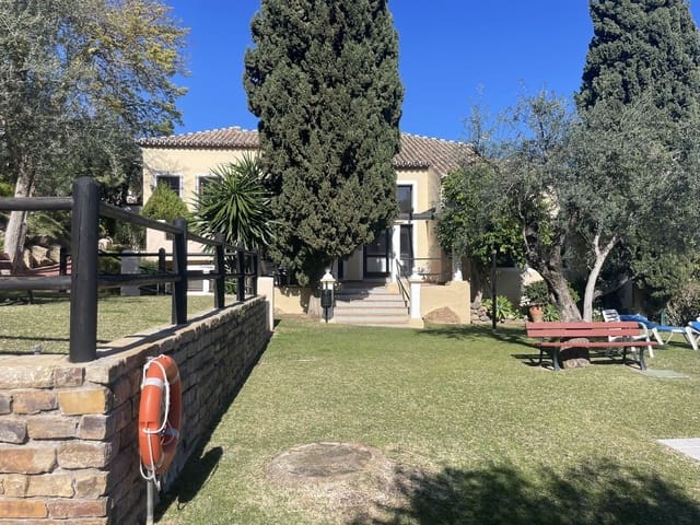 2 soveværelse Lejlighed til salg i Los Almendros, Málaga by med swimmingpool - € 335.000 (Ref: 9972211)