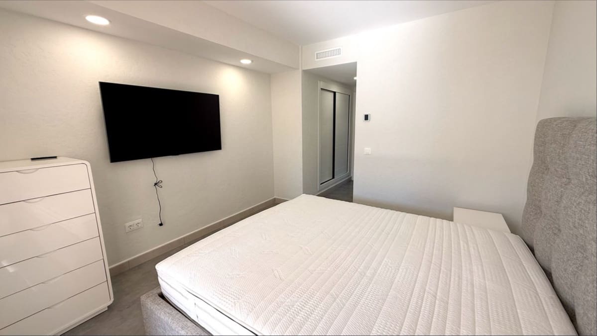 Apartamento de 2 habitaciones en El Paraiso en venta con piscina - 445.000 € (Ref: 9985279)