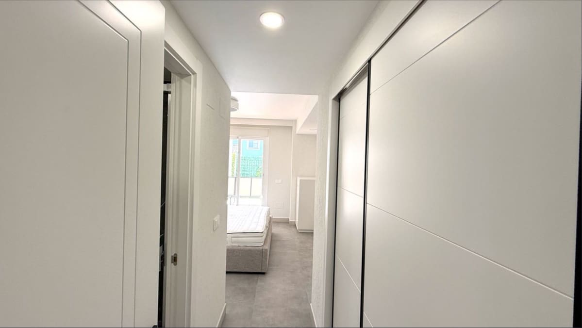 Apartamento de 2 habitaciones en El Paraiso en venta con piscina - 445.000 € (Ref: 9985279)