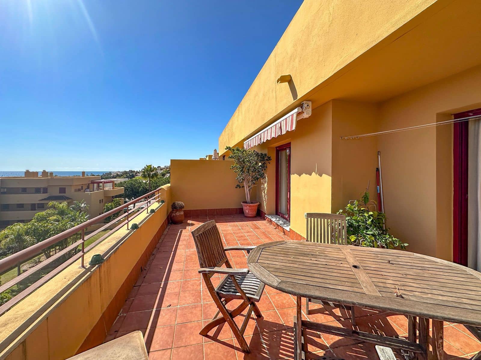 2 bedroom Penthouse for sale in La Cala de Mijas with pool garage - € 399,950 (Ref: 9989402)