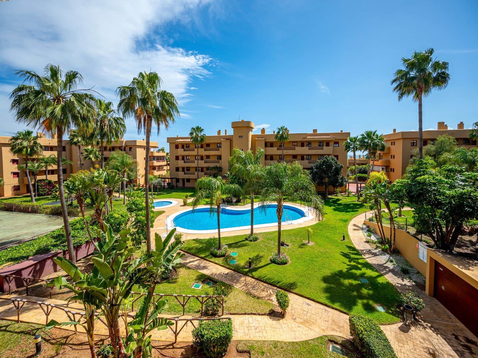 2 bedroom Penthouse for sale in La Cala de Mijas with pool garage - € 399,950 (Ref: 9989402)