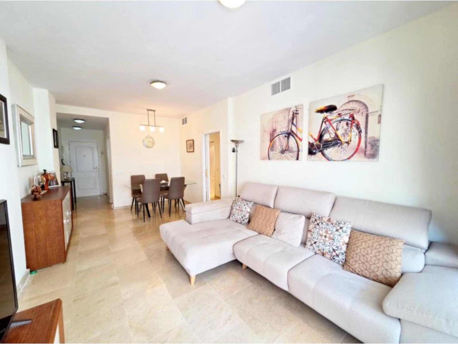 Apartamento de 2 habitaciones en La Duquesa / Puerto de la Duquesa en venta con piscina - 245.000 € (Ref: 9991763)