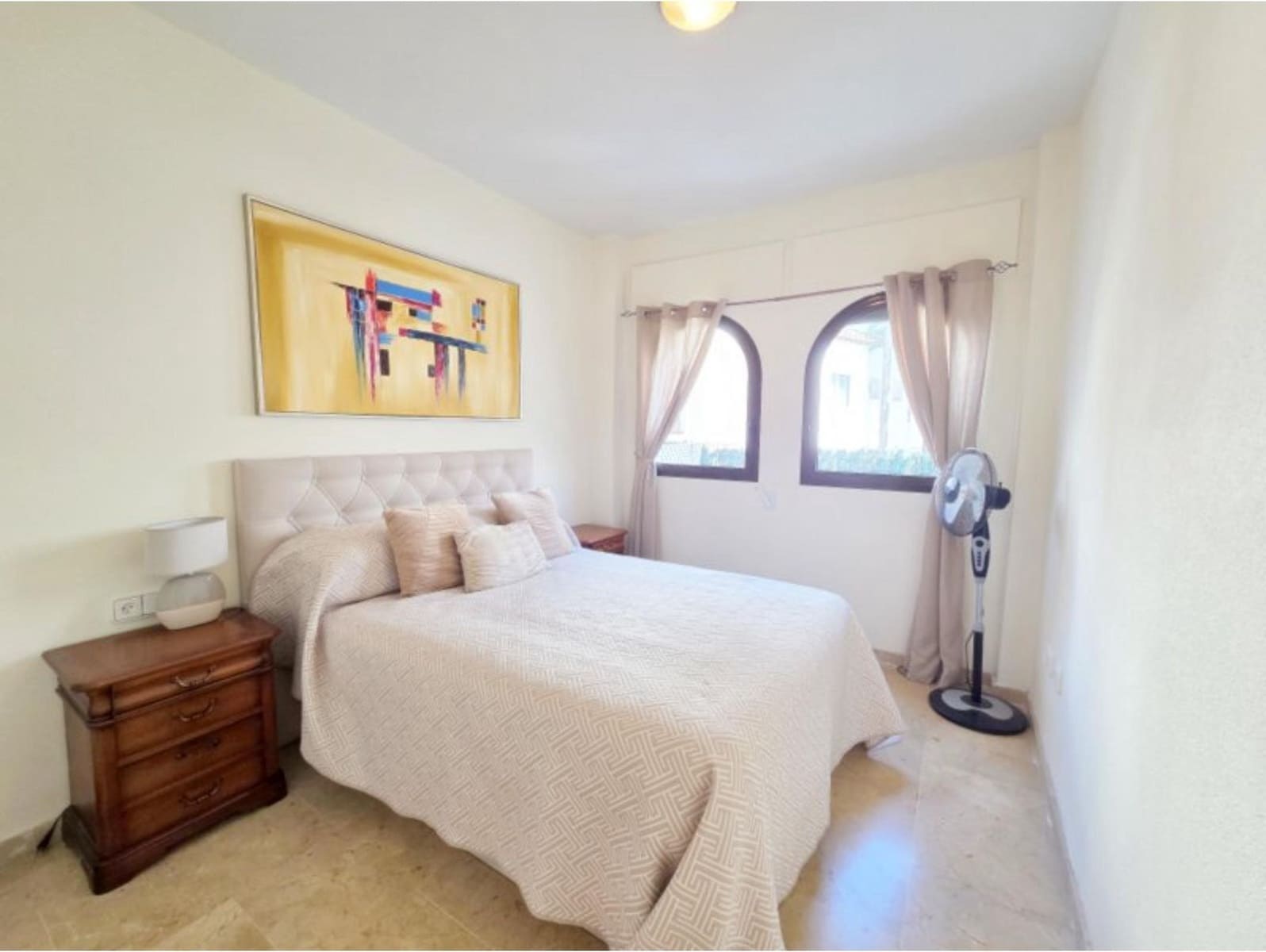 Apartamento de 2 habitaciones en La Duquesa / Puerto de la Duquesa en venta con piscina - 245.000 € (Ref: 9991763)