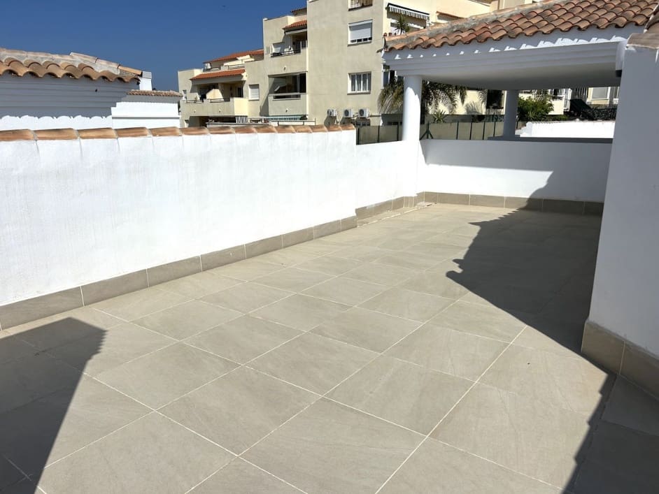 3 quarto Penthouse para arrendar em Fuengirola com piscina garagem - 2 650 € (Ref: 9991790)