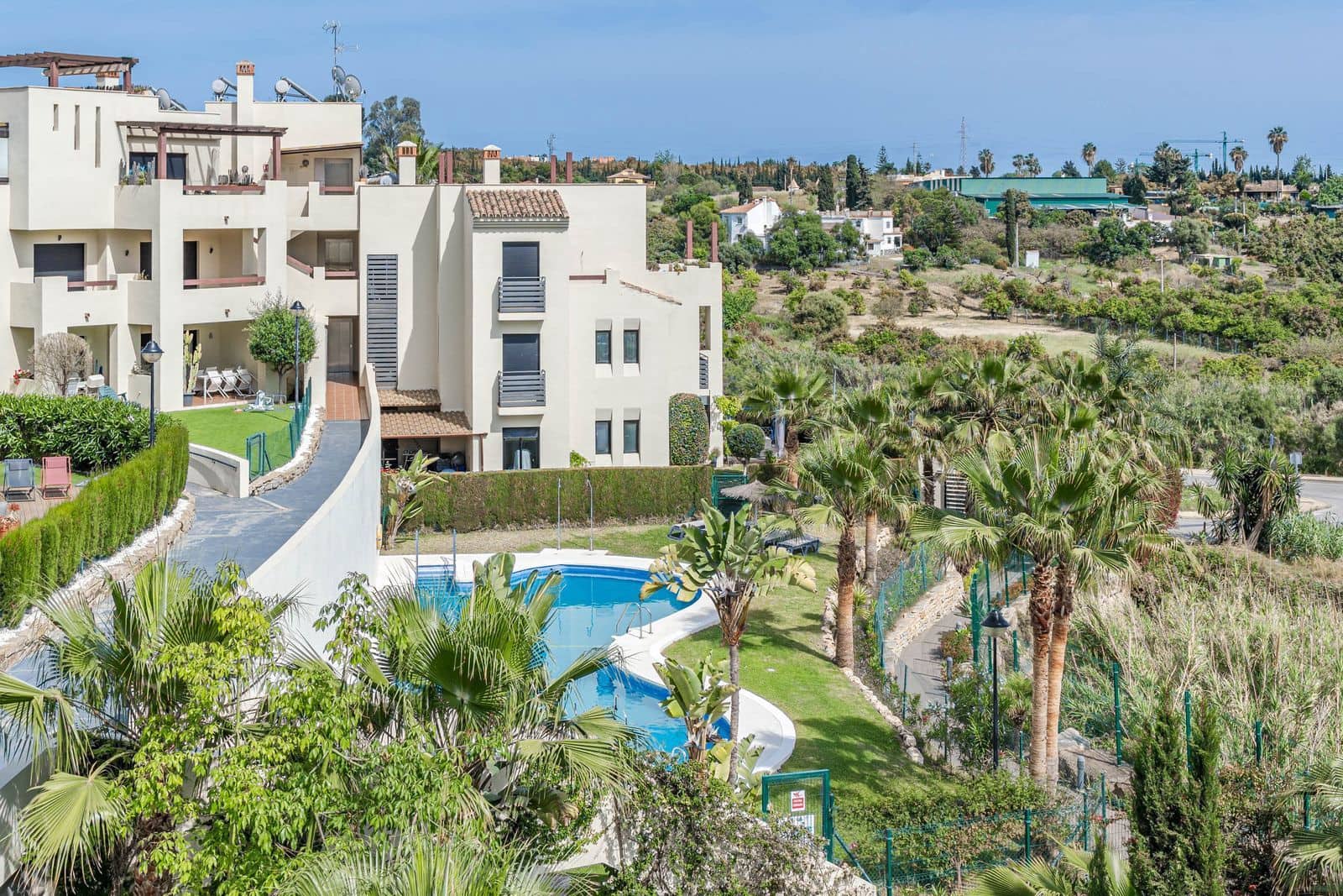 2 Zimmer Penthouse zu verkaufen in New Golden Mile mit Pool Garage - 395.000 € (Ref: 9991994)