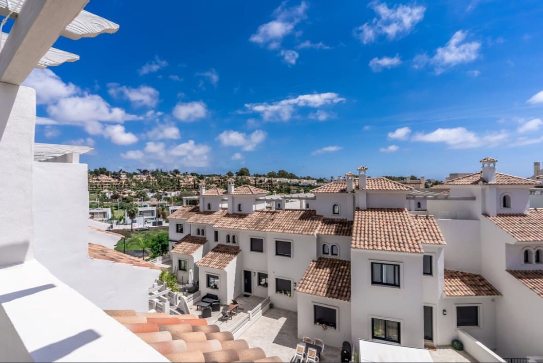 3 slaapkamer Huis te huur in El Paraiso met zwembad garage - € 3.200 (Ref: 9994487)
