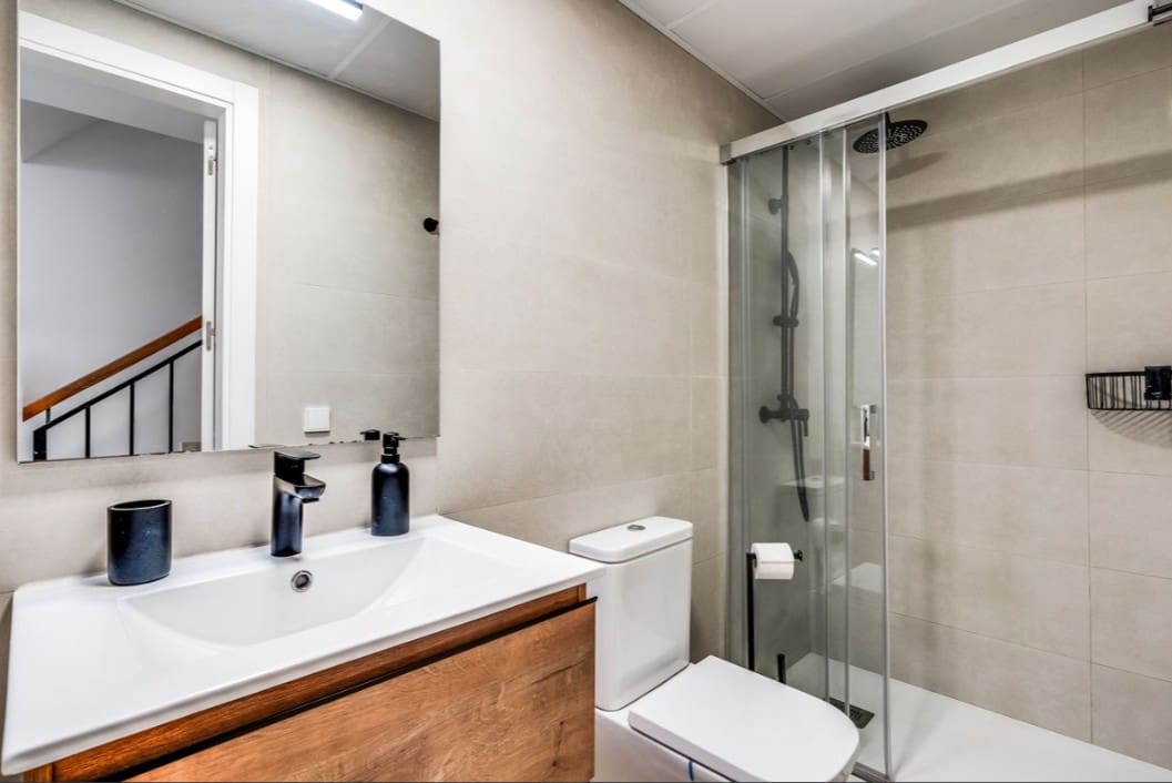 3 slaapkamer Huis te huur in El Paraiso met zwembad garage - € 3.200 (Ref: 9994487)