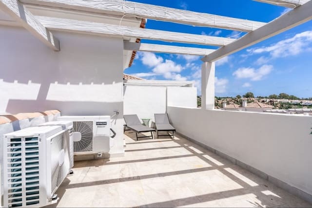 3 slaapkamer Huis te huur in El Paraiso, Estepona met zwembad garage - € 3.200 (Ref: 9994487)