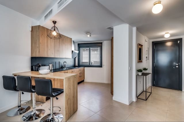 3 slaapkamer Huis te huur in El Paraiso, Estepona met zwembad garage - € 3.200 (Ref: 9994487)