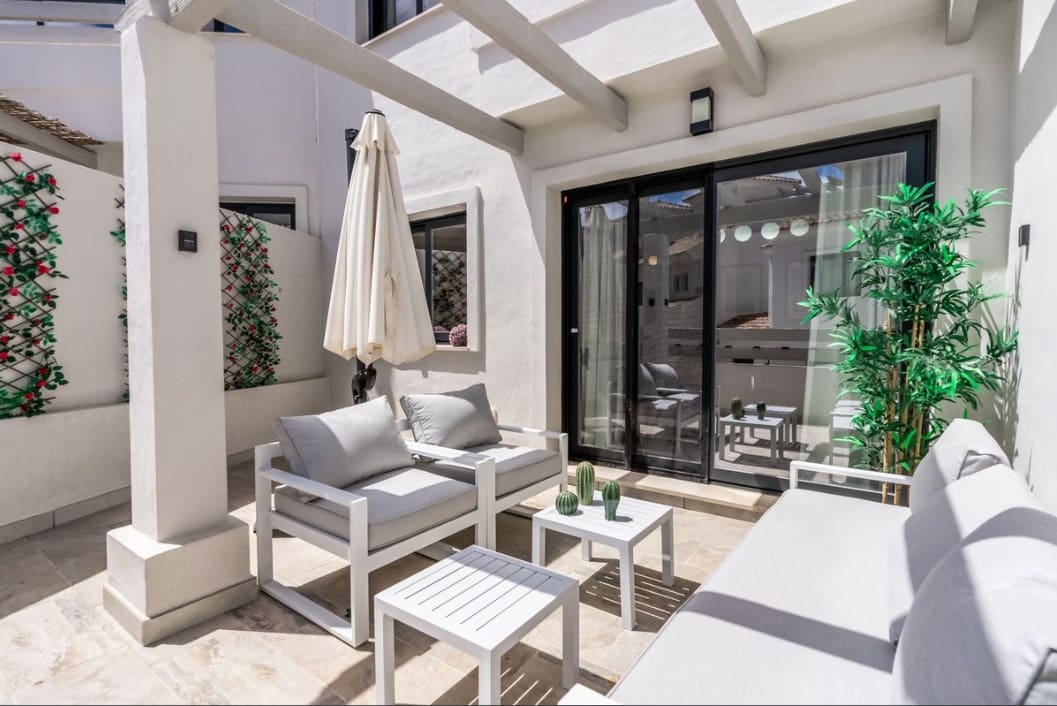 3 slaapkamer Huis te huur in El Paraiso met zwembad garage - € 3.200 (Ref: 9994487)