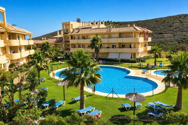 Apartamento de 2 habitaciones en La Duquesa / Puerto de la Duquesa, Manilva en venta con piscina garaje - 260.000 € (Ref: 9994524)